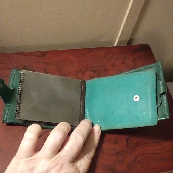 Green Genuine Cowhide Wallet - Picture 9 of 13